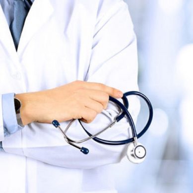 Β. Κικίλιας: Το Υπουργείο Υγείας προβαίνει σε επίταξη προσωπικών υπηρεσιών ιατρών στην Αττική