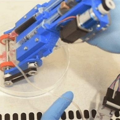 Για πρώτη φορά: Φορητός 3D εκτυπωτής επουλώνει βαθιά τραύματα στο δέρμα