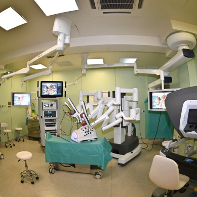Ε.Κ.Π.Α. / Αρεταίειο Πανεπιστημιακό Νοσοκομείο: Εγκαινιάστηκε το πρώτο χειρουργικό ρομποτικό σύστημα σε πανεπιστημιακό νοσοκομείο της Ελλάδας