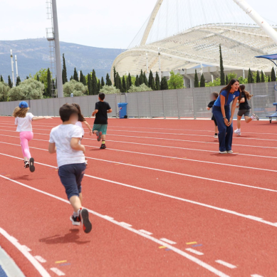 Μικροί και Μεγάλοι ακολούθησαν τ’ αχνάρια των αθλητών και ανακάλυψαν τα μυστικά του στίβου